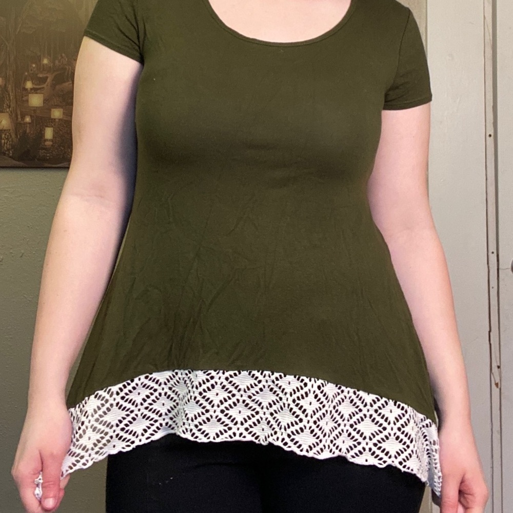 Discreet Green Blouse with Lacy Bottom